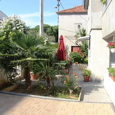 Apartman Viktorija * Vodice